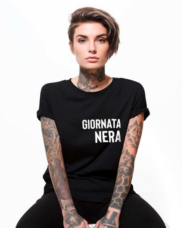 T-shirt GIORNATA NERA
