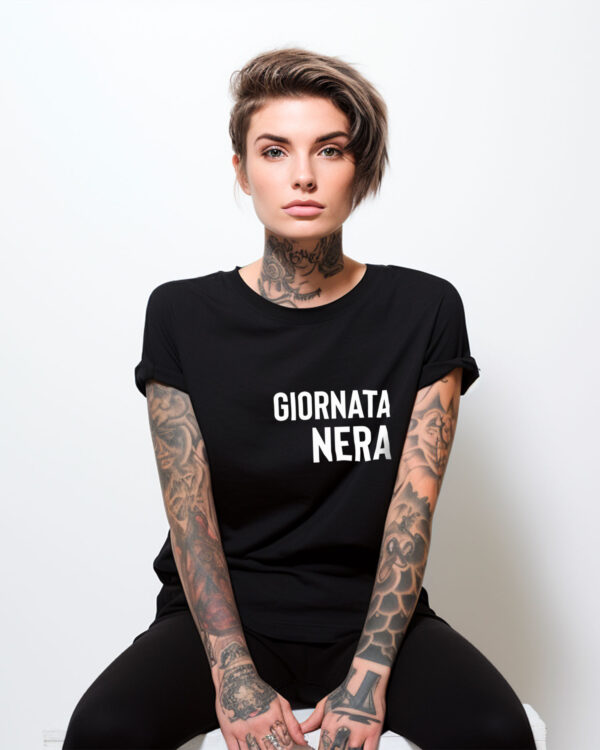 T-shirt GIORNATA NERA - immagine 2