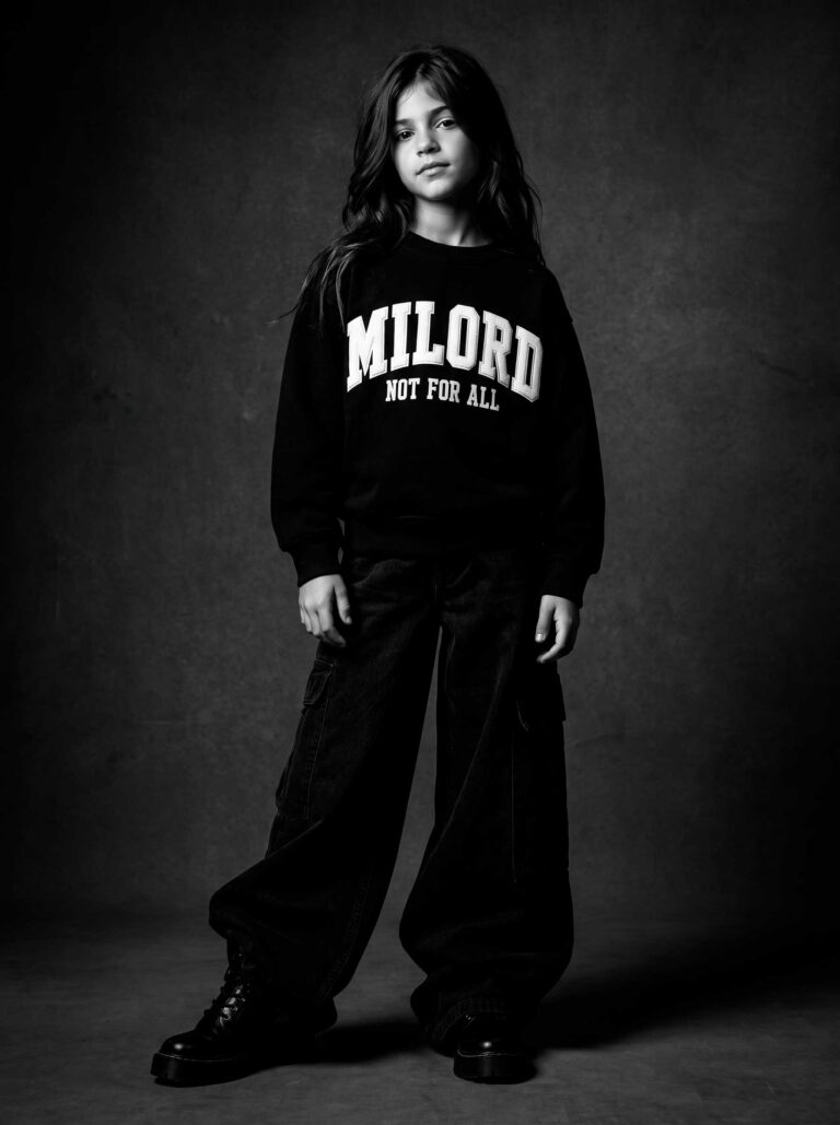 Bambina con felpa Milord Not for all